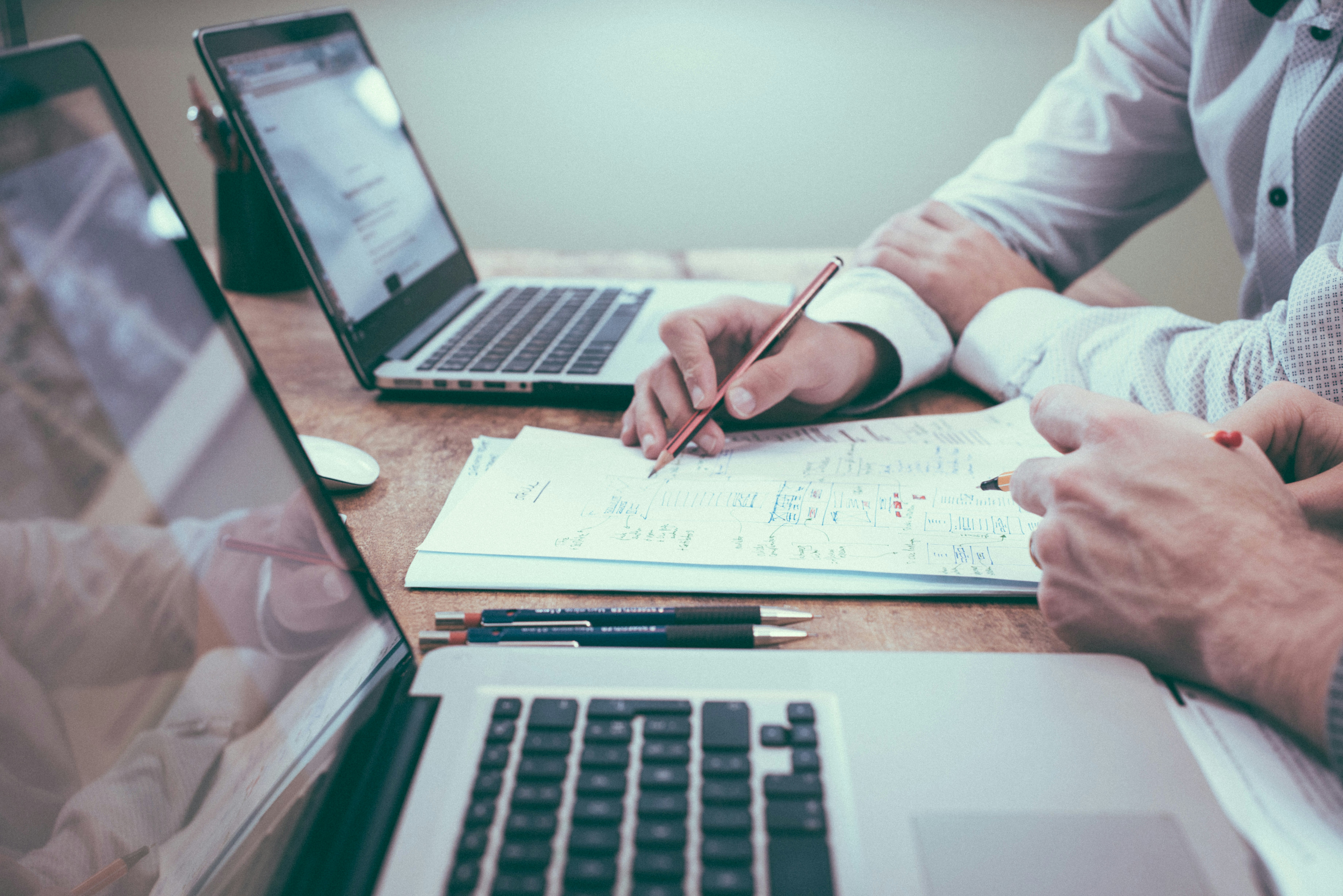 Challenger Banks and Disruptors: Redefining Finance in the Digital Age